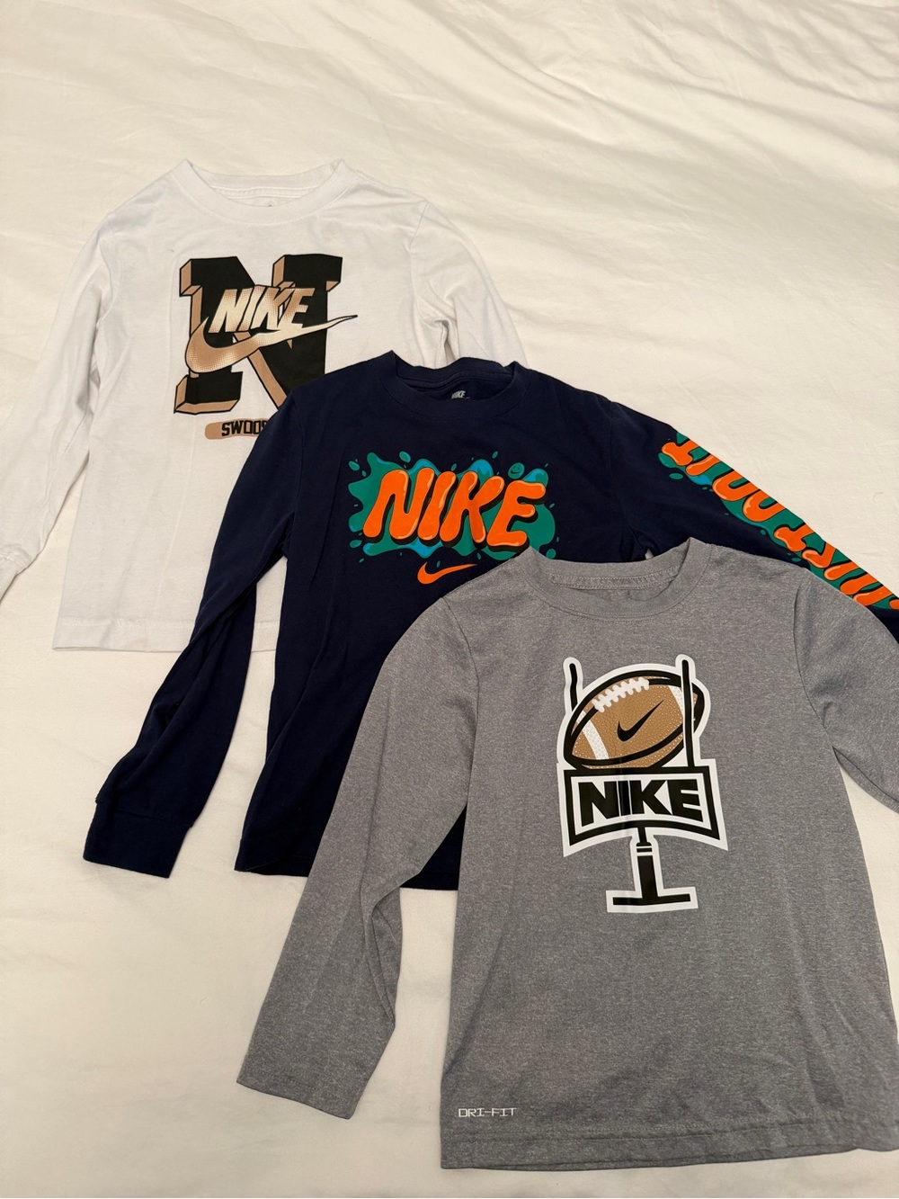 Nike Kids' Long-Sleeve Graphic Tees in White, Navy & Gray - M / 6